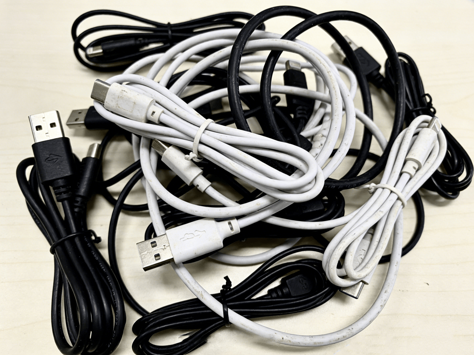 USB-C Isn’t Truly Universal: Why Sold-Out C-to-C Adapters Reveal a Fragmented Standard